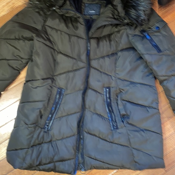Puffer Jacket - Picture 2 of 6